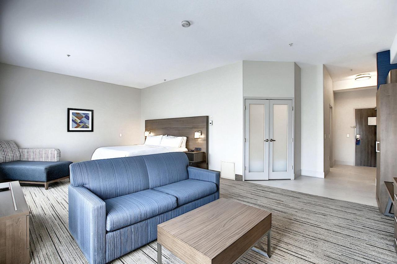 Holiday Inn Express Airport Calgary By Ihg YYC Exterior foto