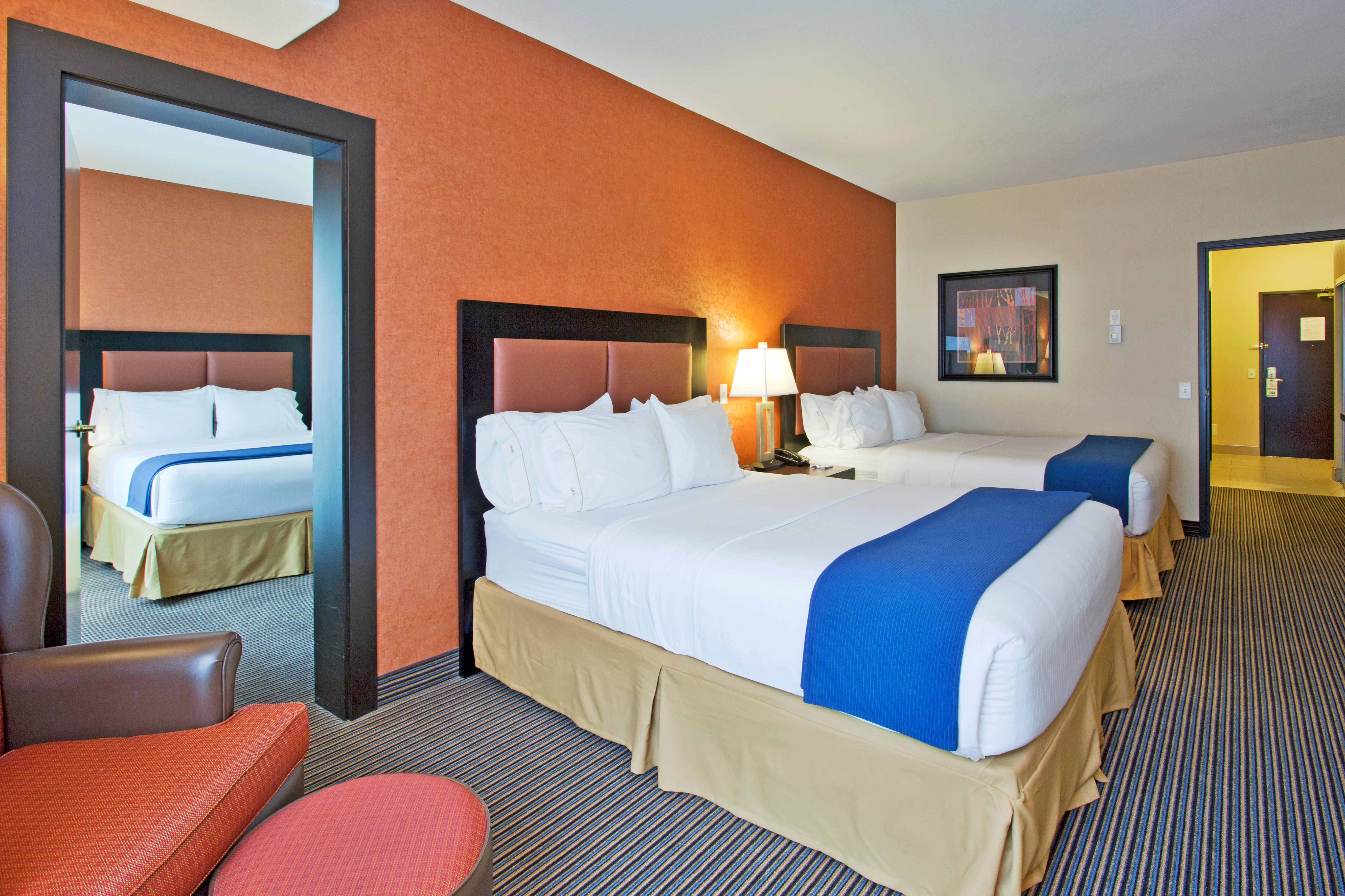 Holiday Inn Express Airport Calgary By Ihg YYC Exterior foto