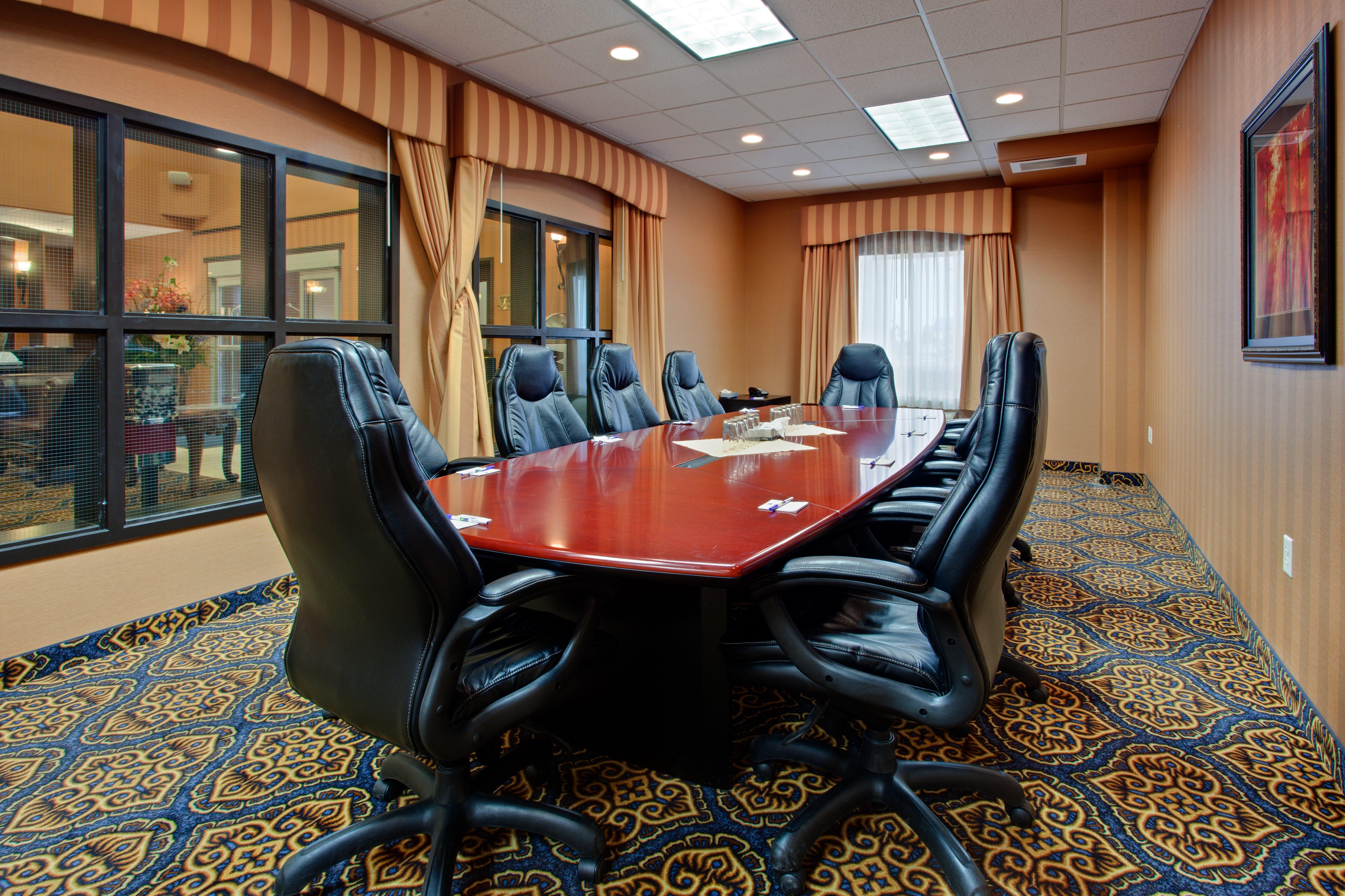 Holiday Inn Express Airport Calgary By Ihg YYC Exterior foto
