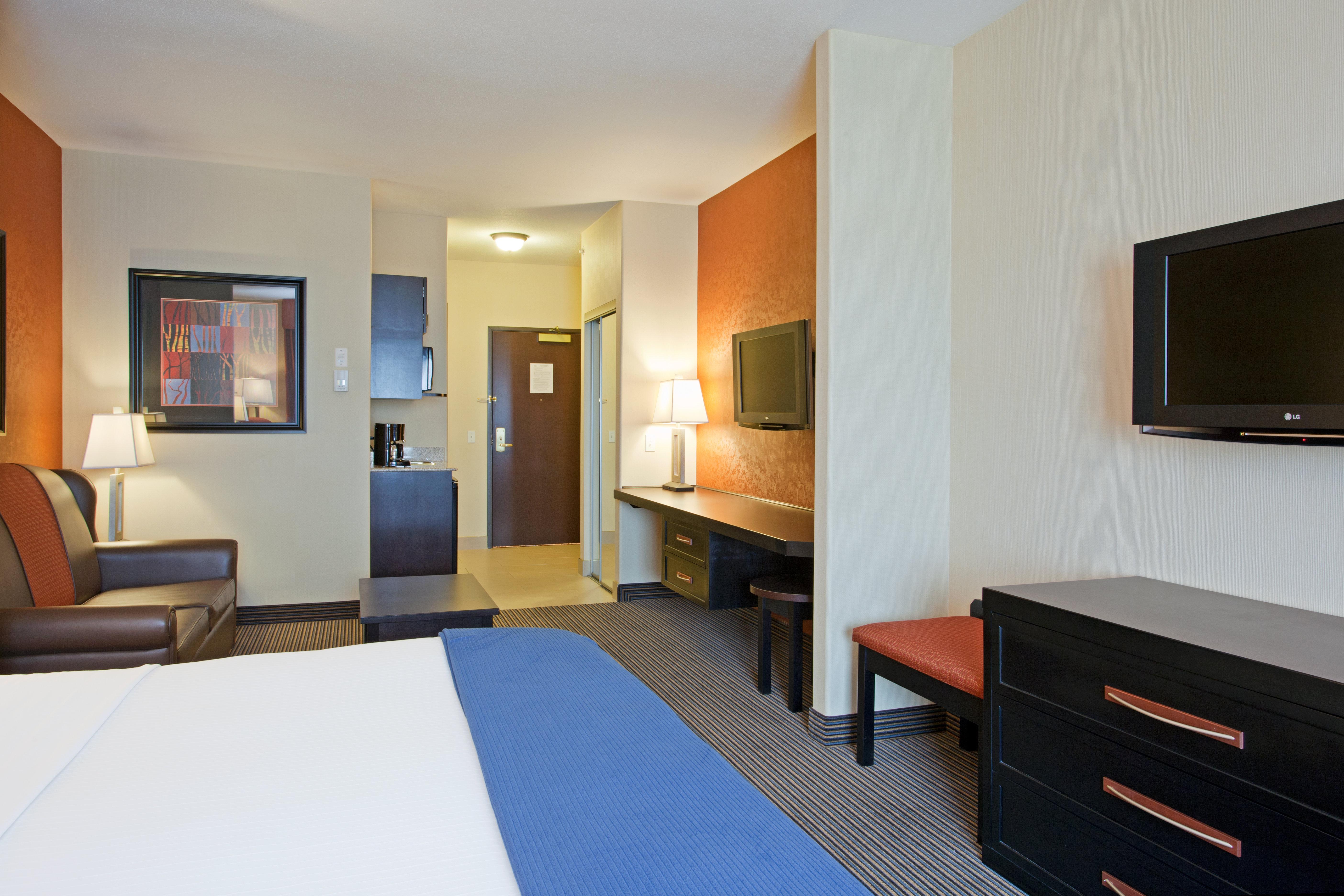 Holiday Inn Express Airport Calgary By Ihg YYC Exterior foto
