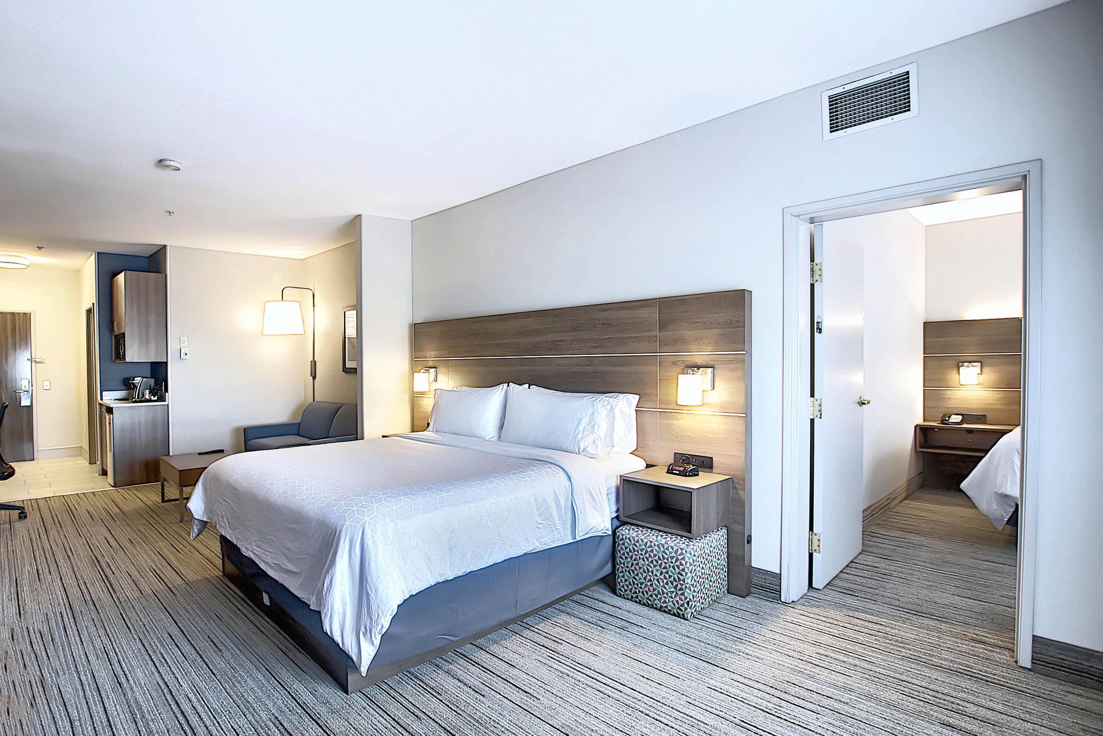 Holiday Inn Express Airport Calgary By Ihg YYC Exterior foto